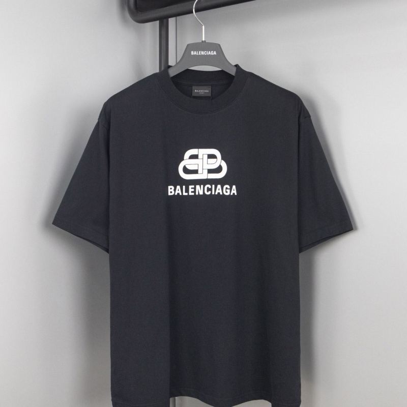 Ba*len*cia*ga t-shirts